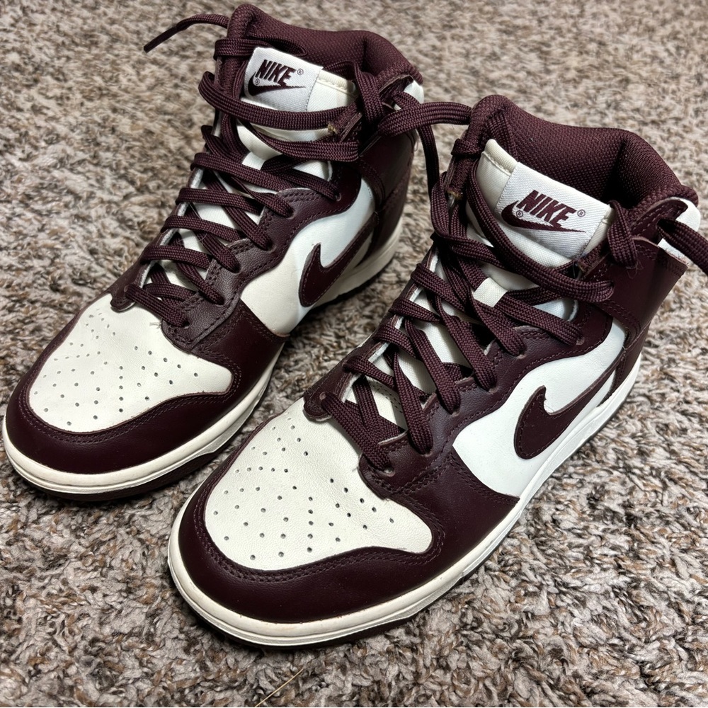 Nike High-Top Sneakers in Maroon and White - Picture 2 of 2